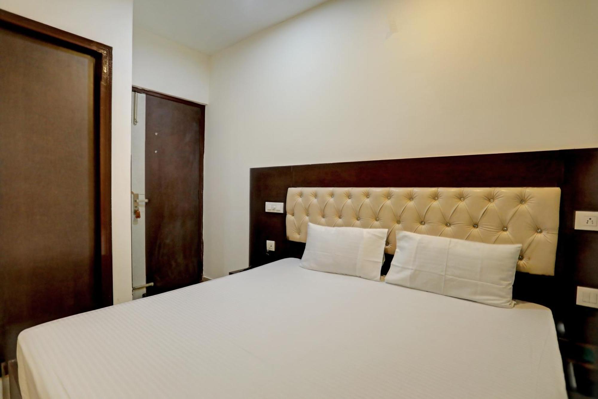 Oyo Hotel The Red Hut Chandīgarh Extérieur photo