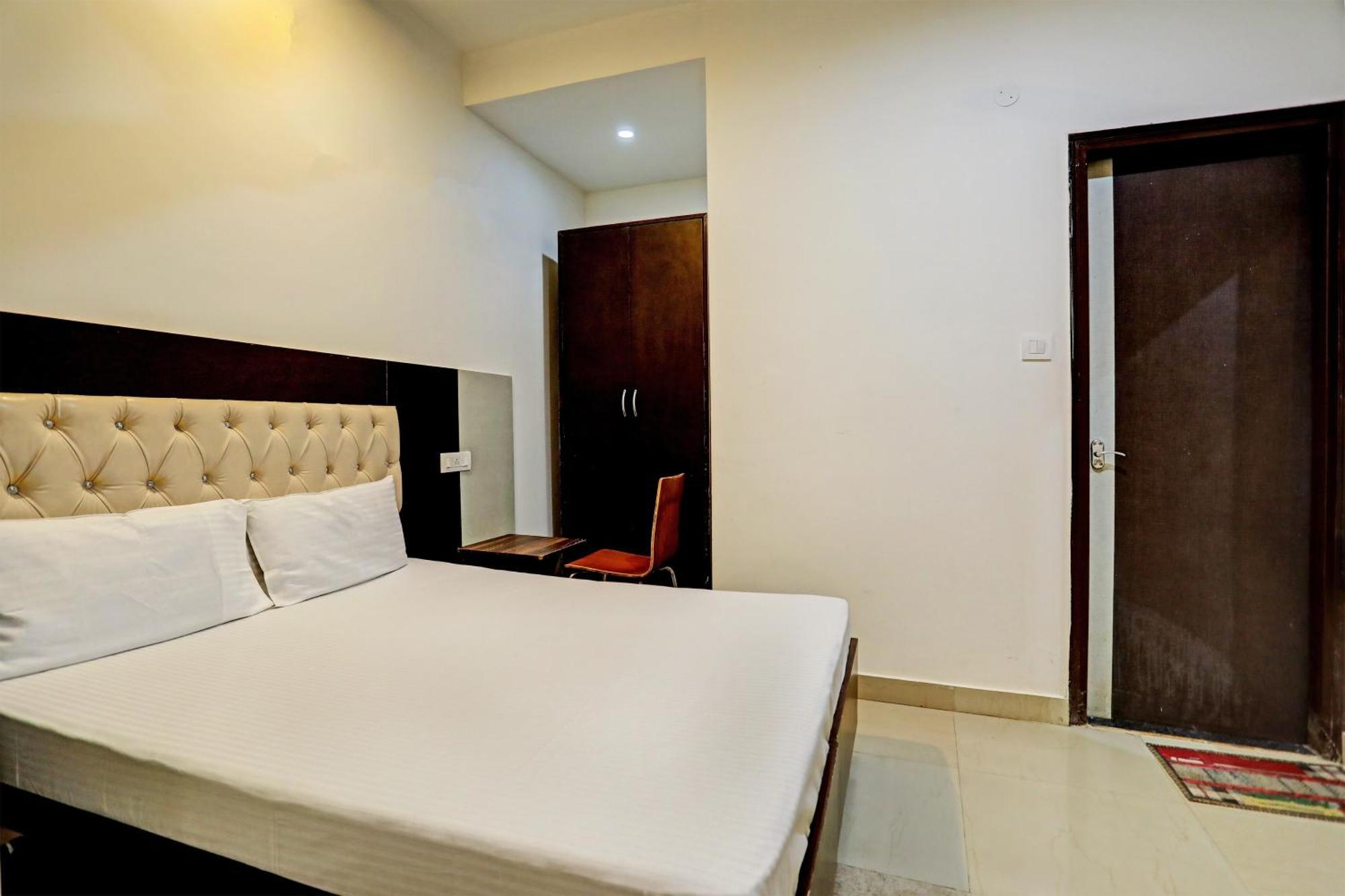 Oyo Hotel The Red Hut Chandīgarh Extérieur photo