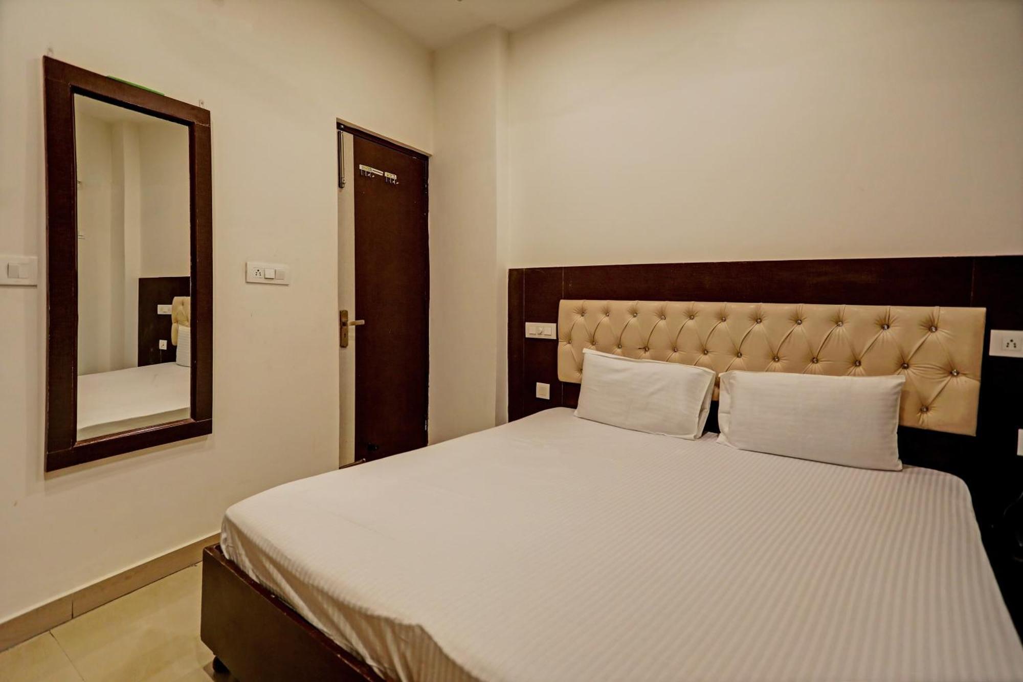 Oyo Hotel The Red Hut Chandīgarh Extérieur photo