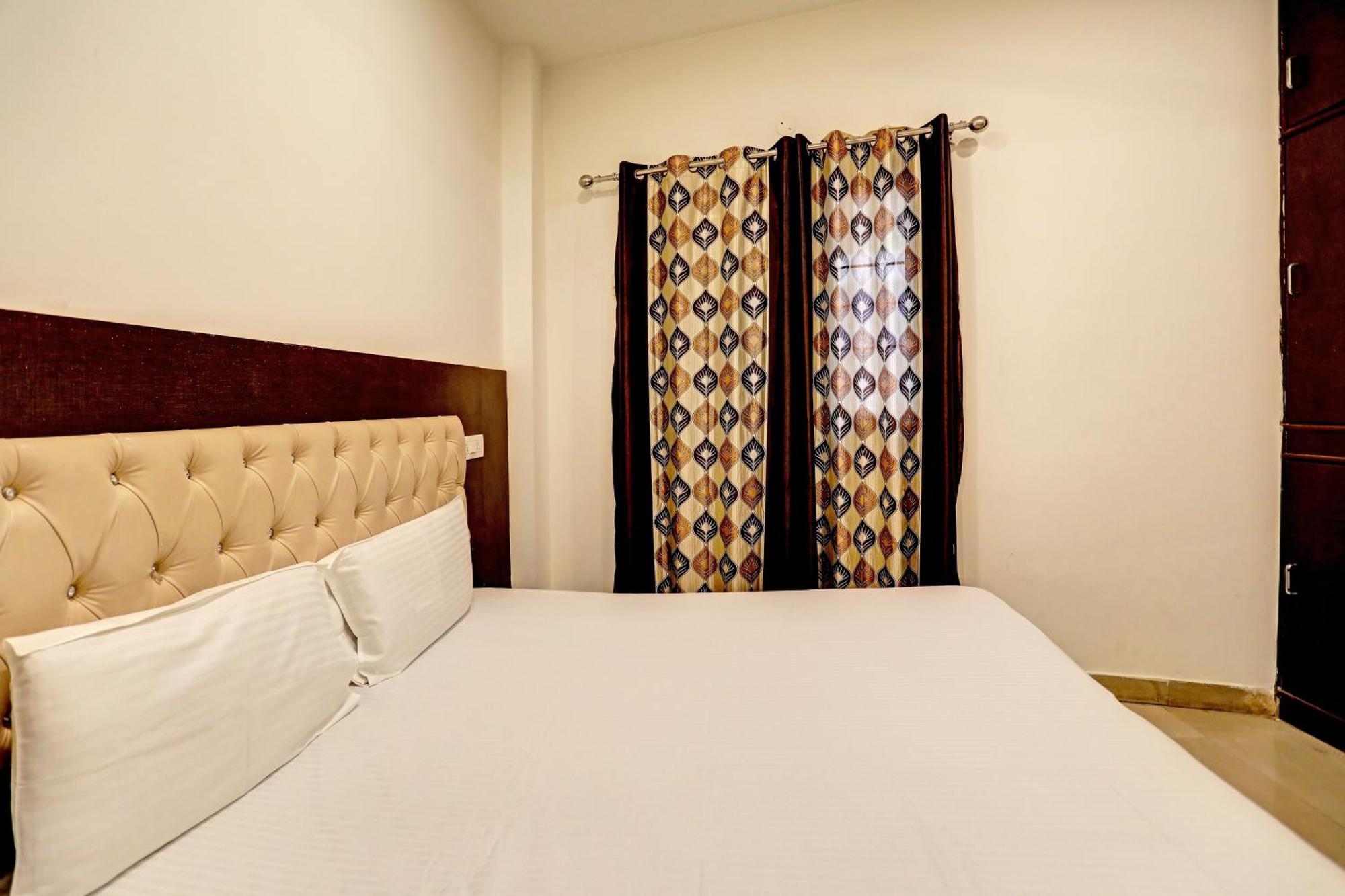 Oyo Hotel The Red Hut Chandīgarh Extérieur photo